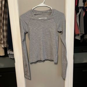 Black and white striped lululemon Swiftly Tech Long-Sleeve Shirt 2.0 Race Length